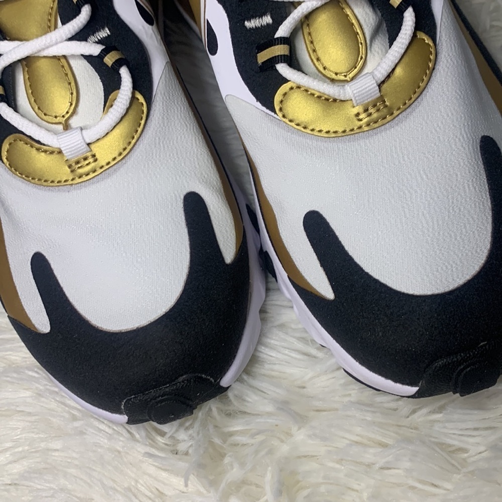 NWOB Nike Air Max 270 React Men's Shoes Metallic Gold Black - Picture 3 of 5